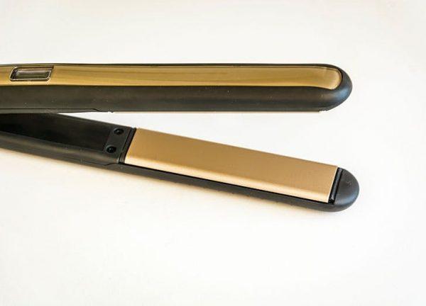 ترفند های جالب برای صاف کردن لباس بدون اتو