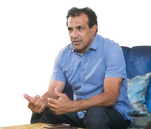احوالپرسی از مدافع سرسخت فوتبال احوالپرسی از مدافع سرسخت فوتبال