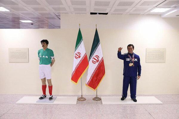 مدال های خارج از ویترین کپی است، موزه ورزش سیستم کنترل فیزیکی مدال های خارج از ویترین کپی است، موزه ورزش سیستم کنترل فیزیکی دارد