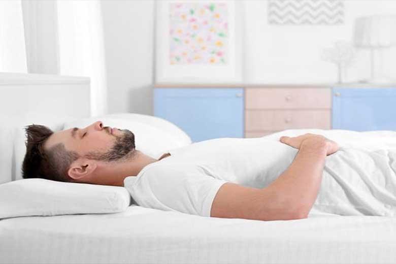 آیا خوابیدن به پشت صحیح است؟ آیا خوابیدن به پشت صحیح است؟