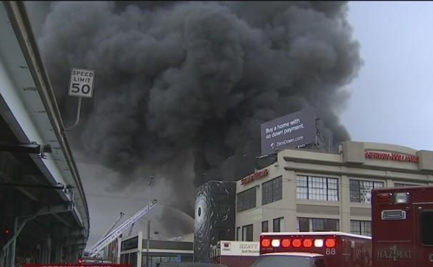 آتش سوزی در یک مجتمع تجاری معروف در سان فرانسیکو