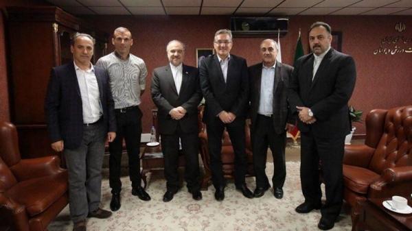 ادعای قابل توجه خادم؛ سلطانی فر به خاطر پرسپولیس اجازه نداد ادعای قابل توجه خادم؛ سلطانی فر به خاطر پرسپولیس اجازه نداد برانکو سرمربی تیم ملی گردد خبرنگاران